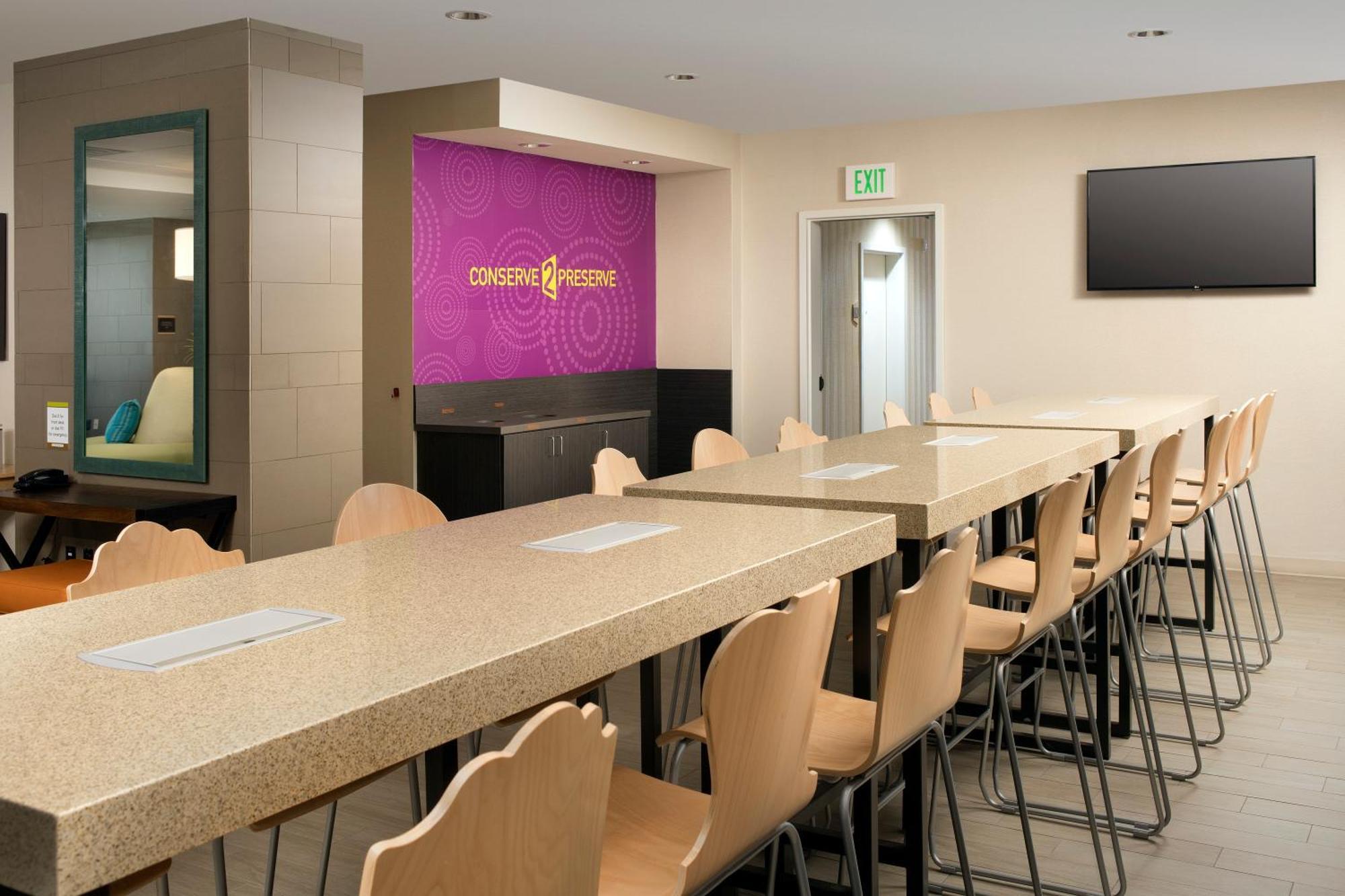 Hotel Home2 By Hilton International Airport DEN