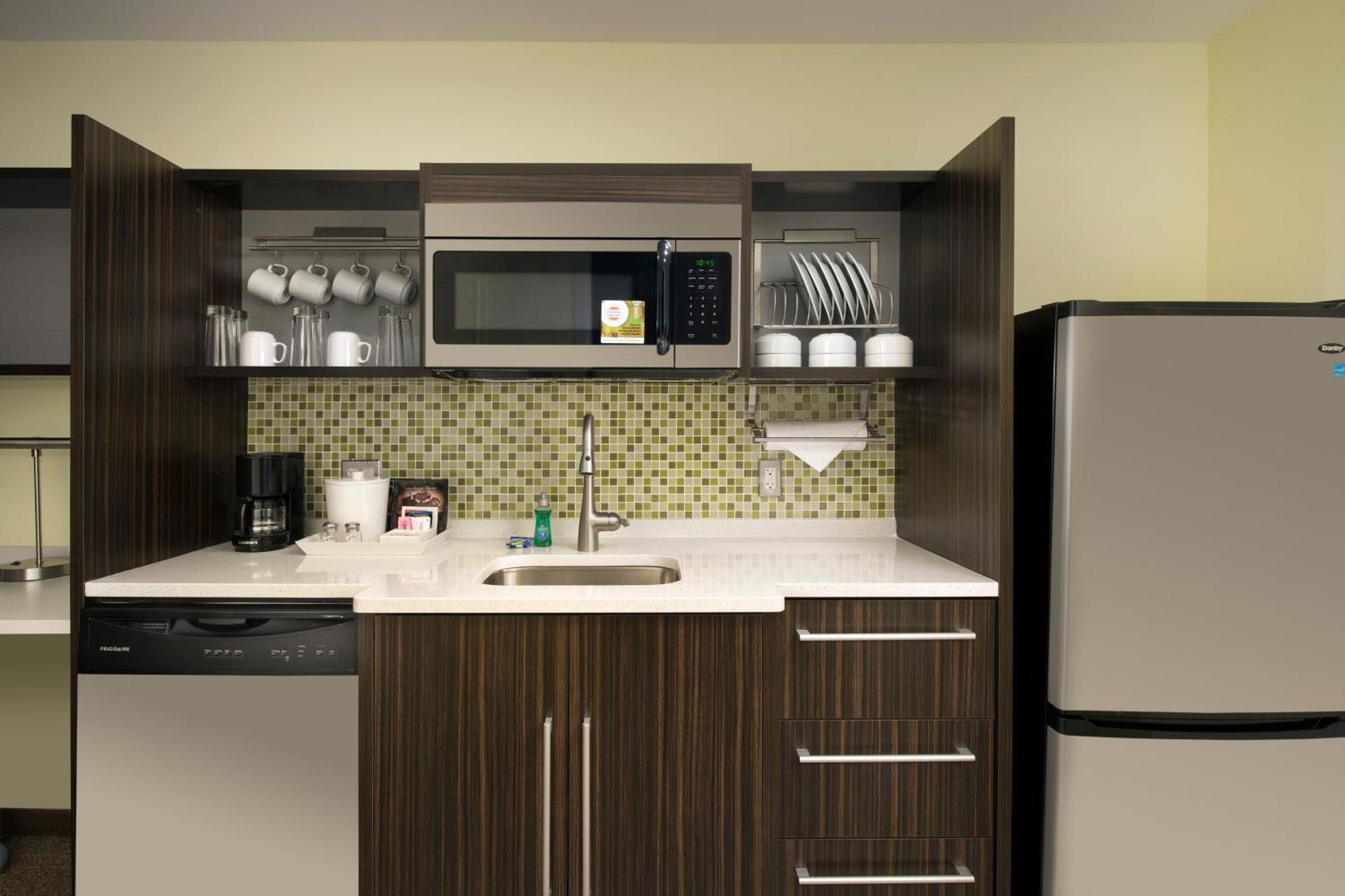Hotel Home2 By Hilton International Airport 3*
